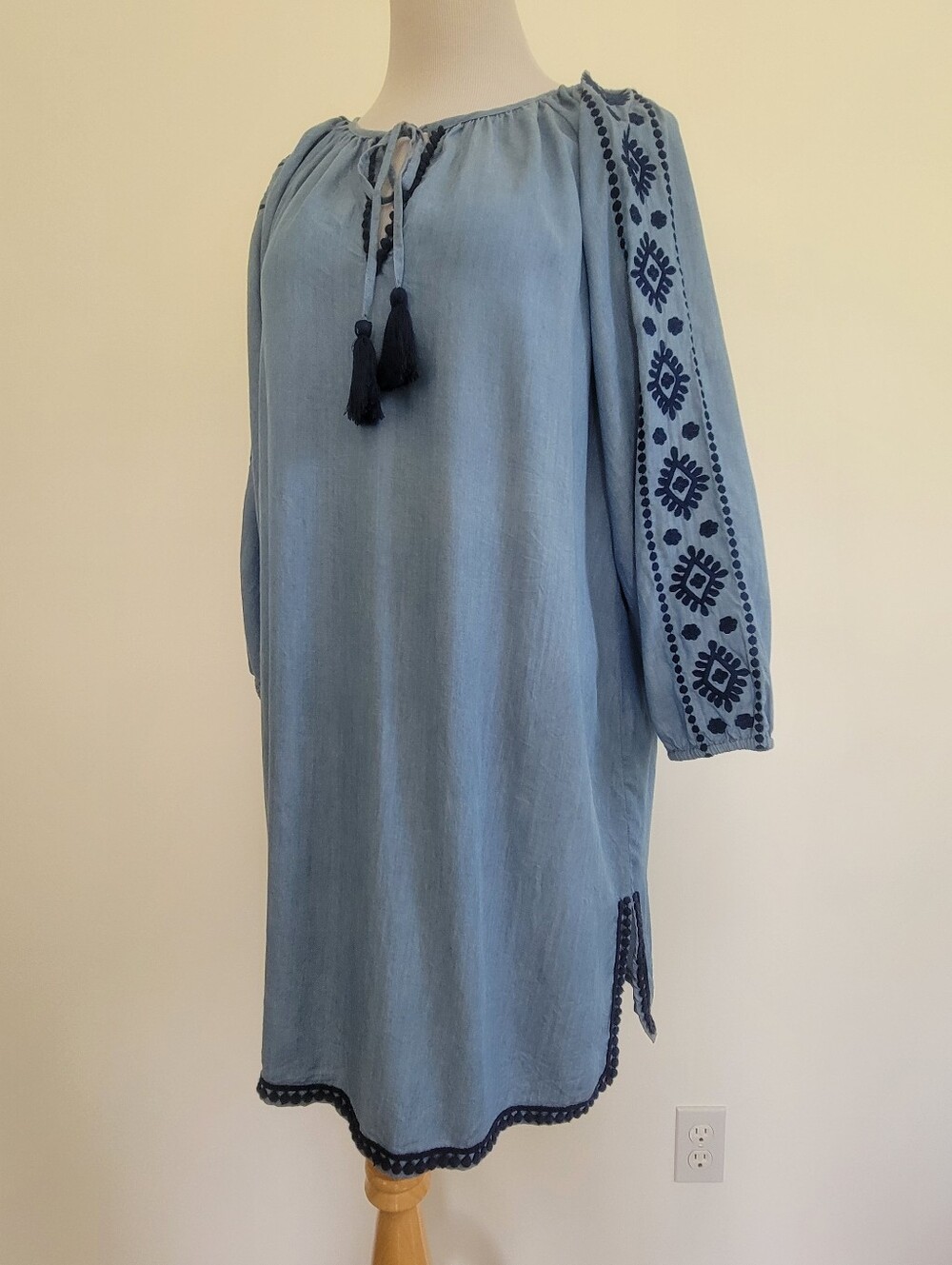 Tommy Bahama Light Blue Tunic Dress Beachy Boho Navy Embroidered Soft Tencel SzS